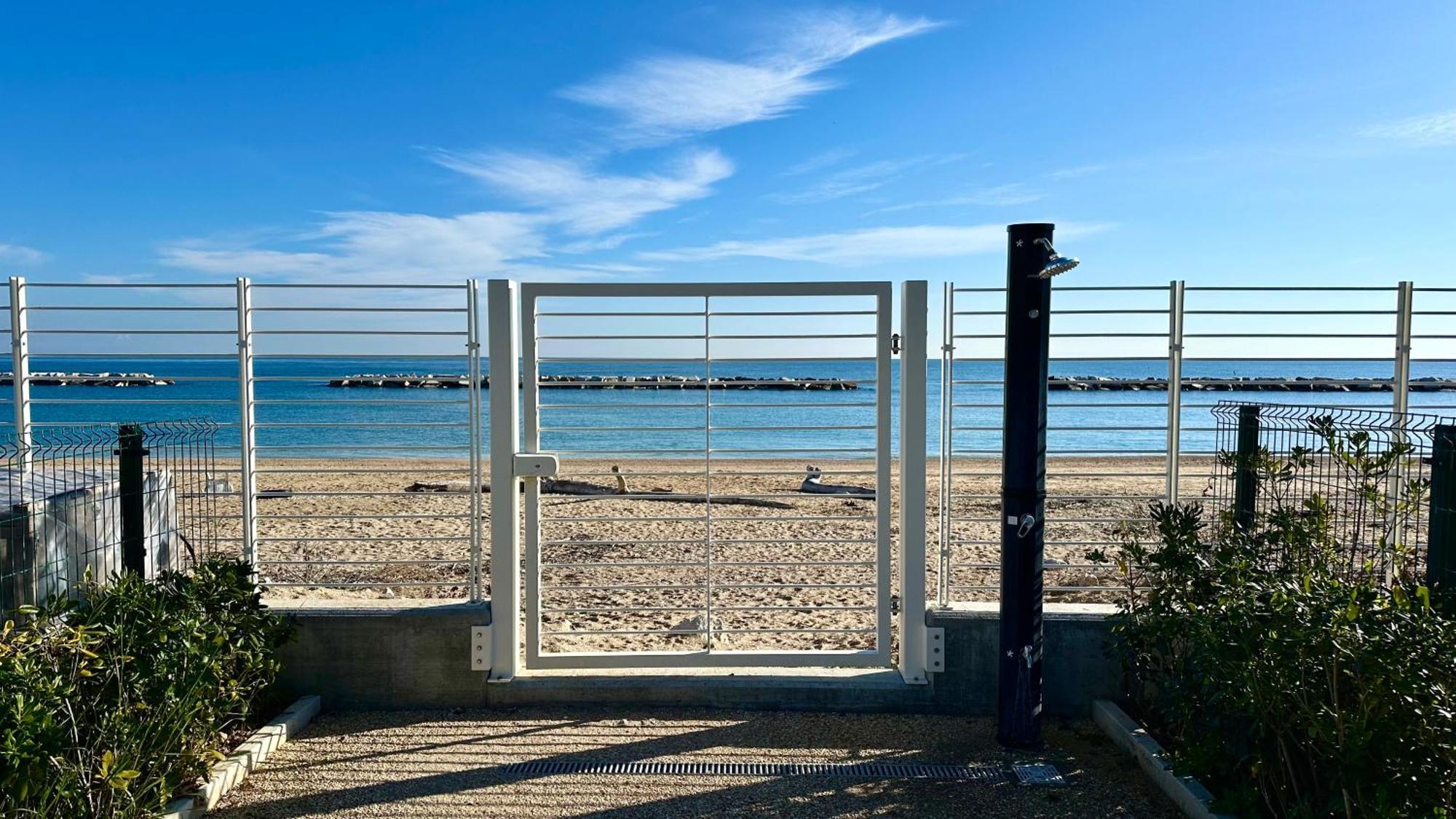 P020 - Porto Recanati, Nuovo Trilocale Con Giardino Luaran gambar